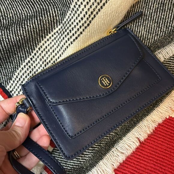 Tommy Hilfiger Bundle - Picture 3 of 10